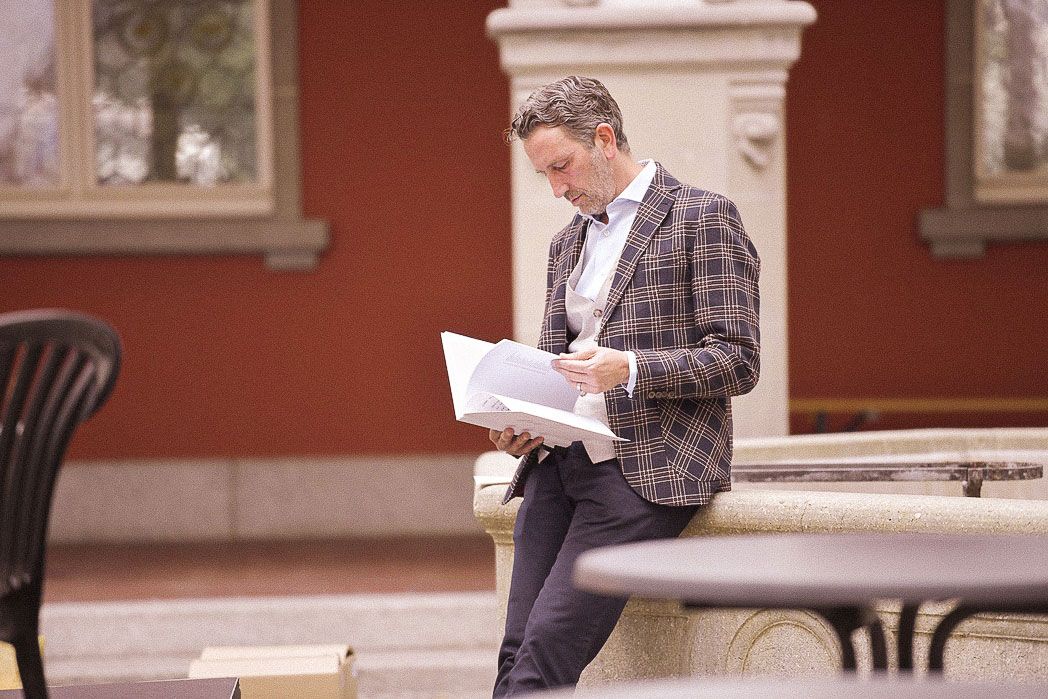 Leerbuch: Lesender mit dem Buch