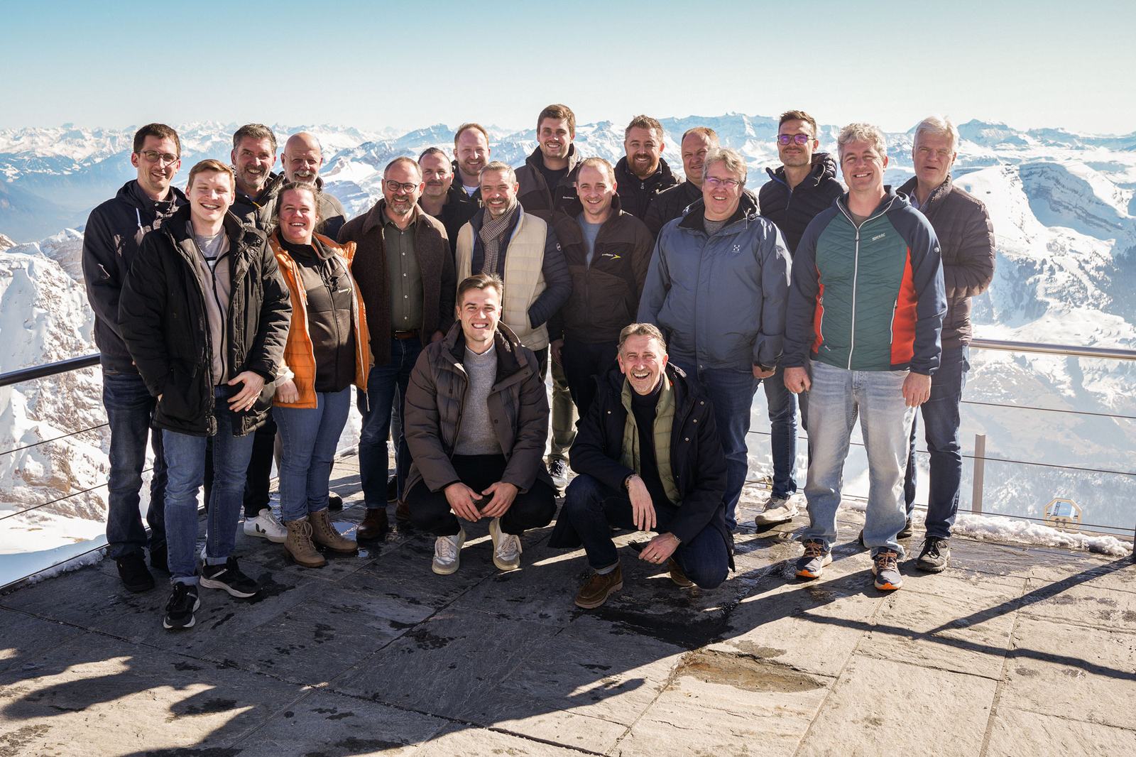 5er Clan: Gruppenfoto im Schnee