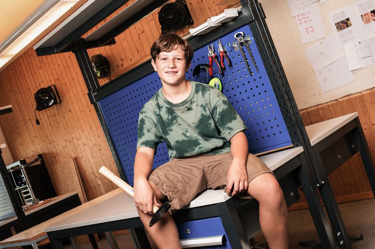 Schule Waid: Schüler in der Werkstatt